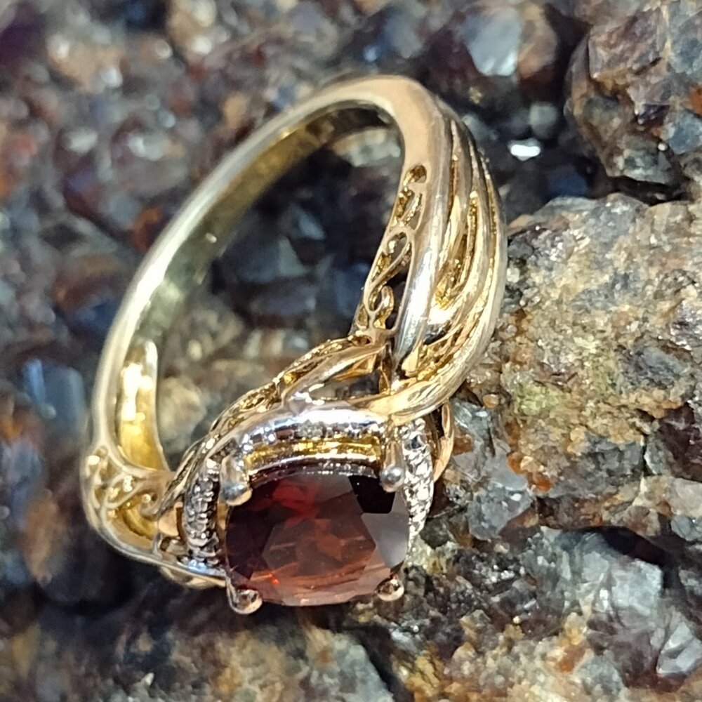 Cz Ruby With Dimond Chips Ring - image 5